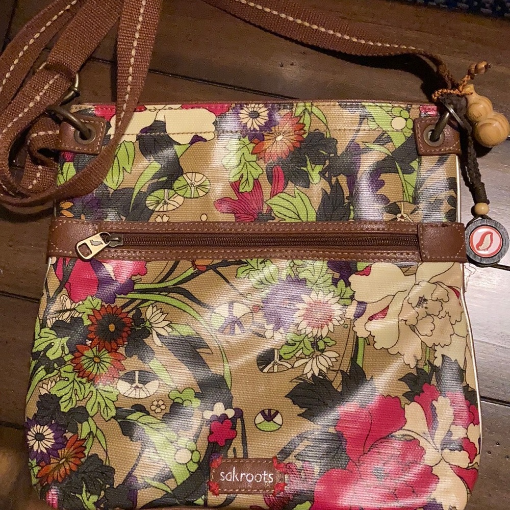 Ladies sakroots floral purse